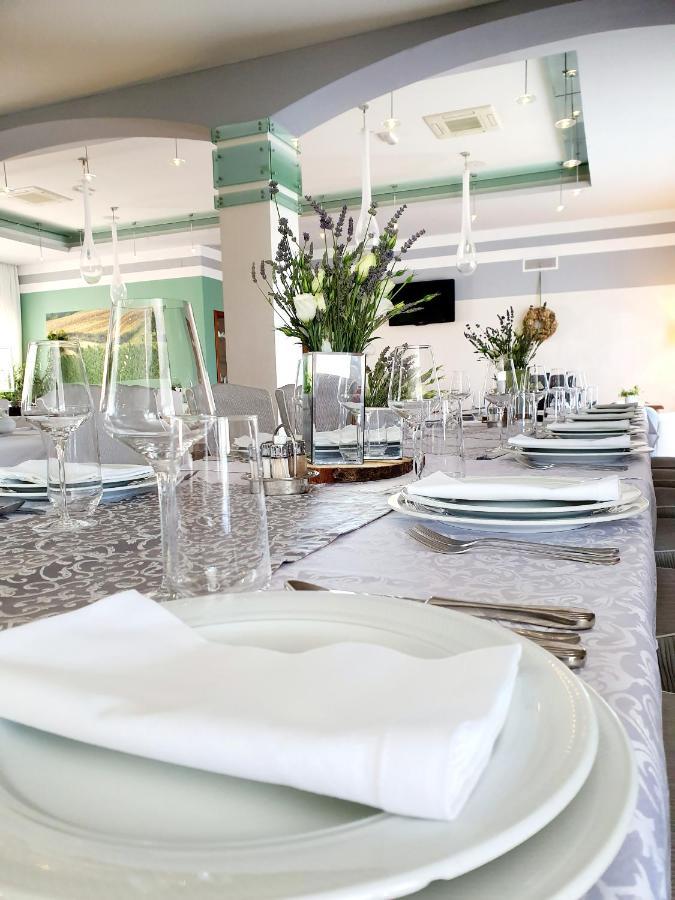 Hotel Ðakovo Zewnętrze zdjęcie