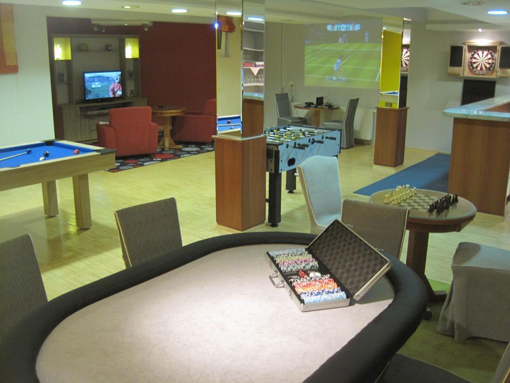Hotel Ðakovo Zewnętrze zdjęcie