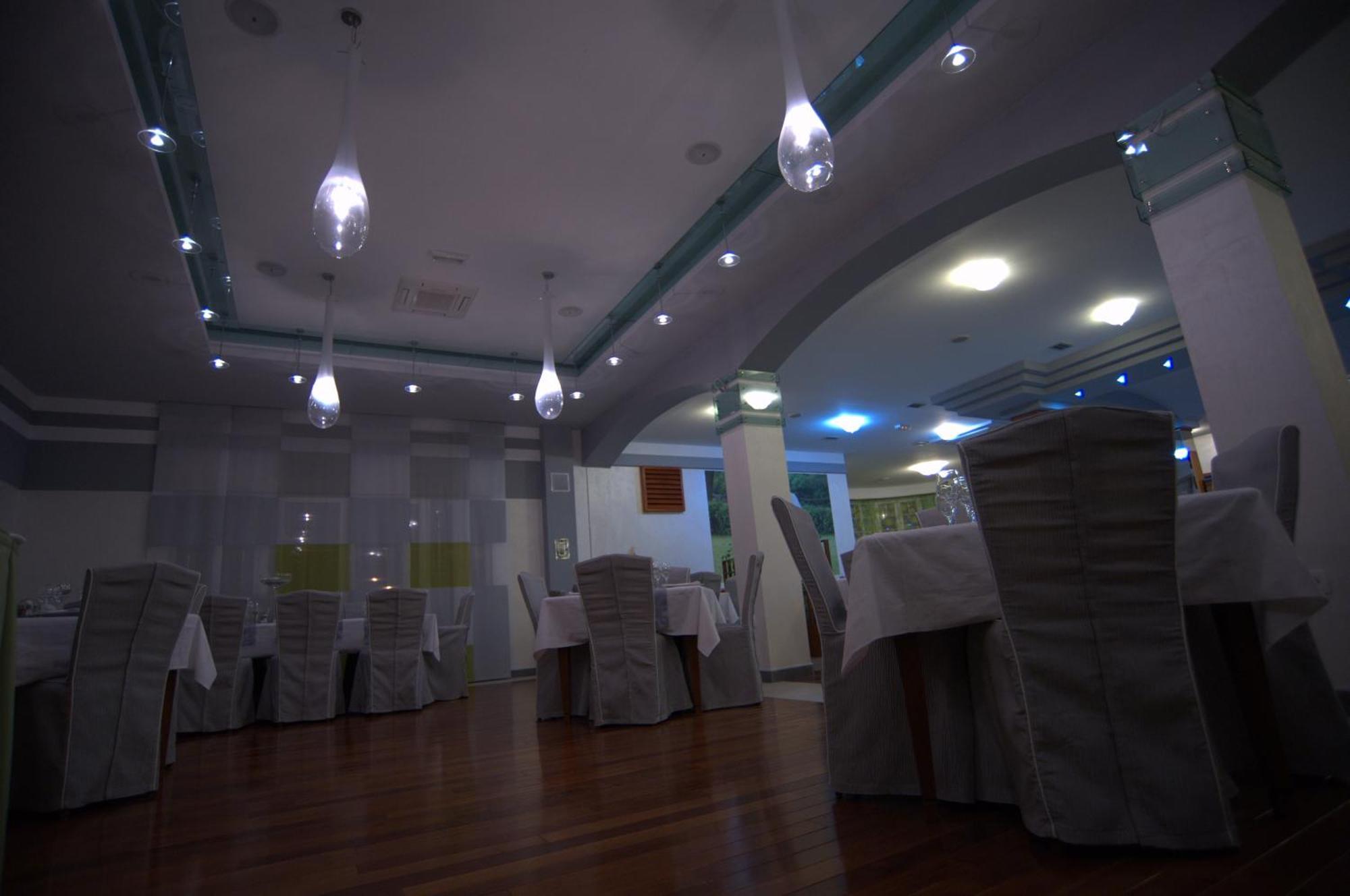 Hotel Ðakovo Zewnętrze zdjęcie