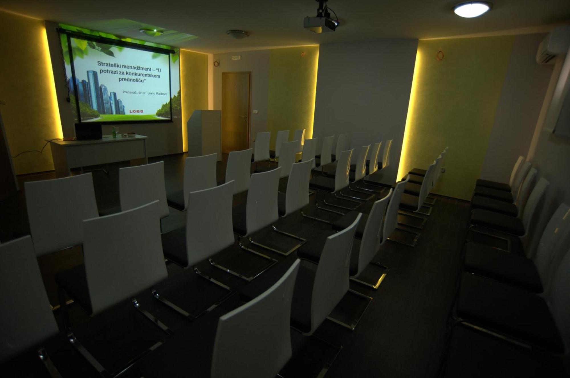 Hotel Ðakovo Zewnętrze zdjęcie