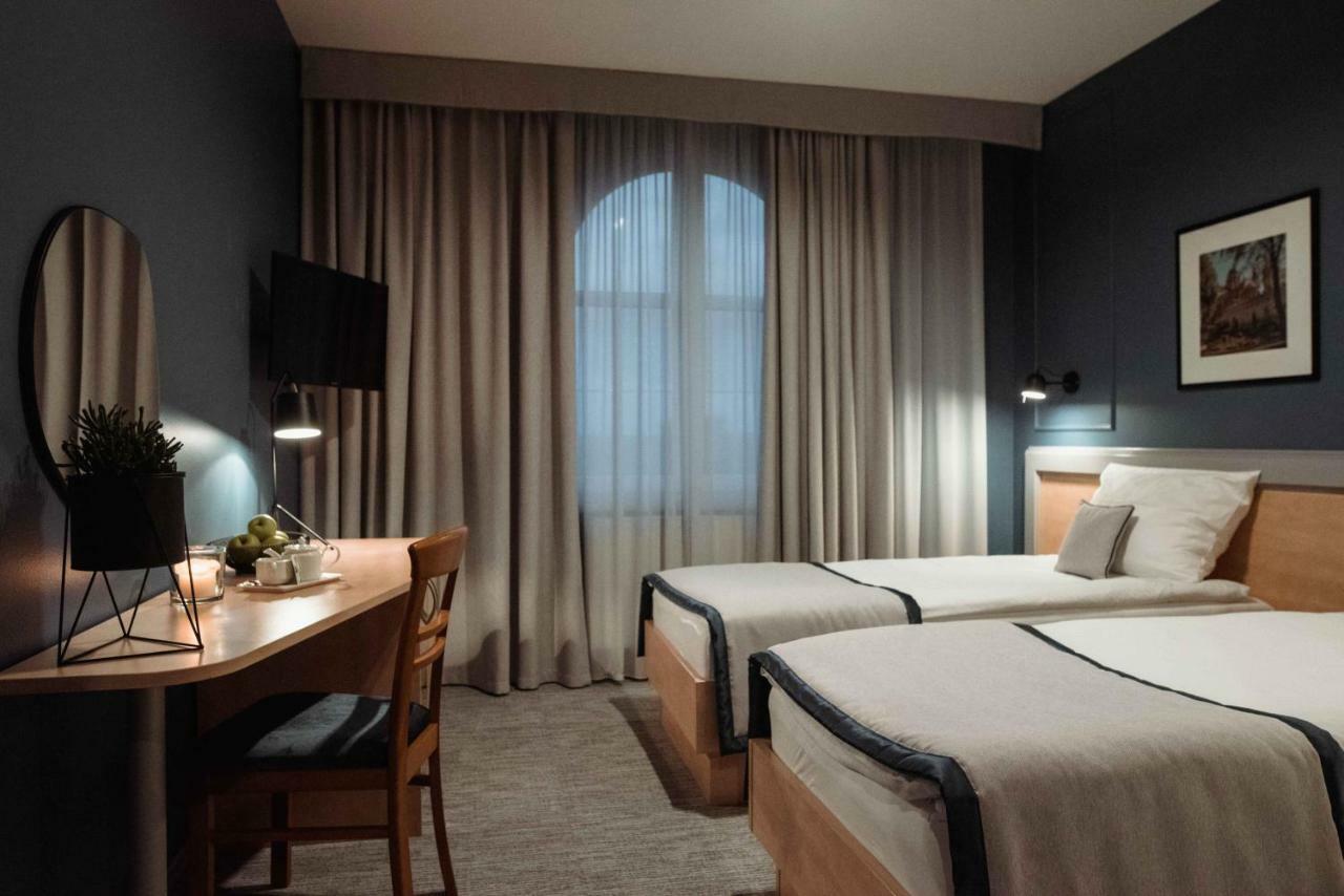 Hotel Ðakovo Zewnętrze zdjęcie