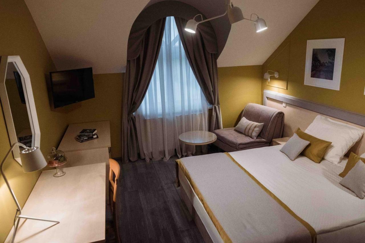 Hotel Ðakovo Zewnętrze zdjęcie