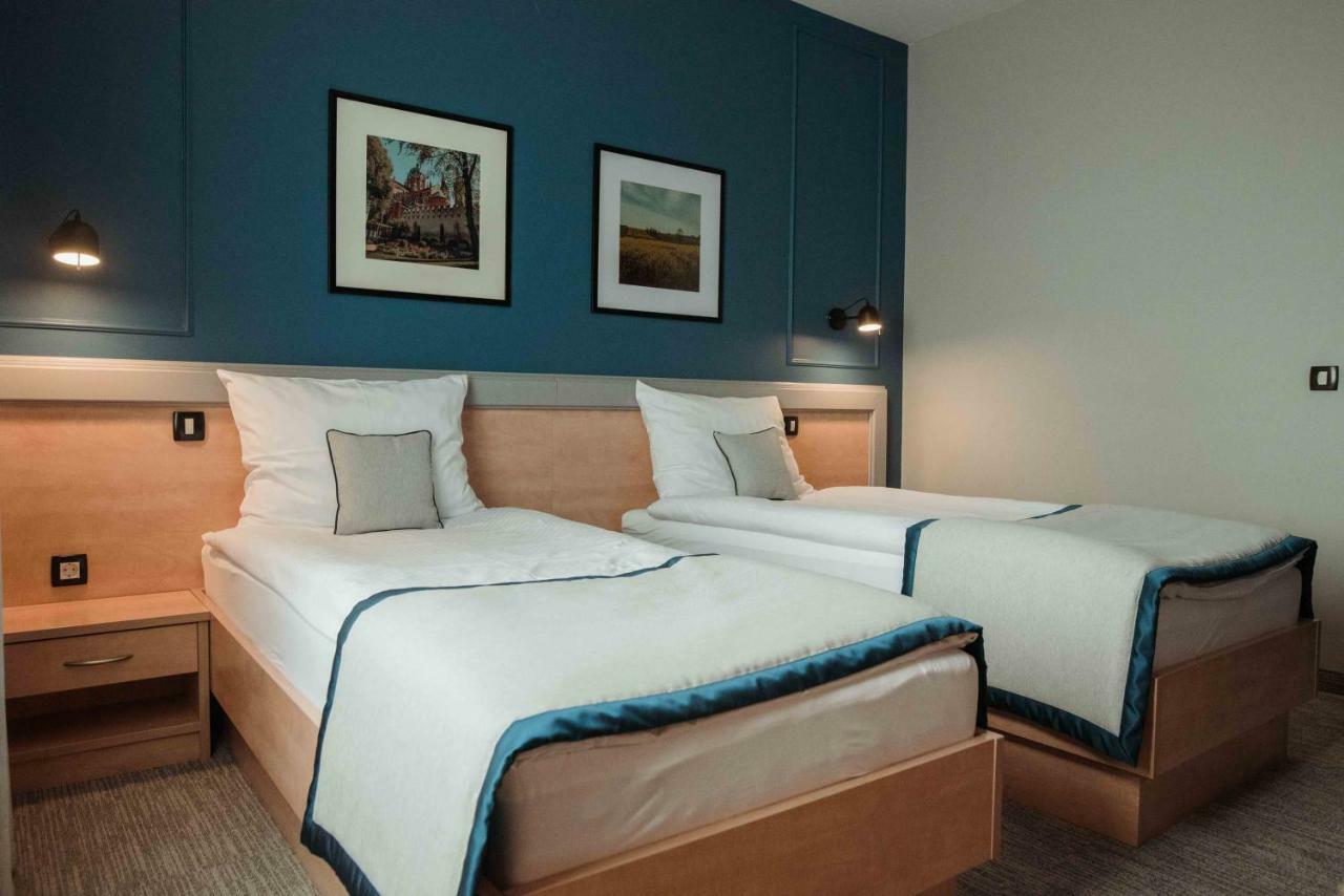 Hotel Ðakovo Zewnętrze zdjęcie