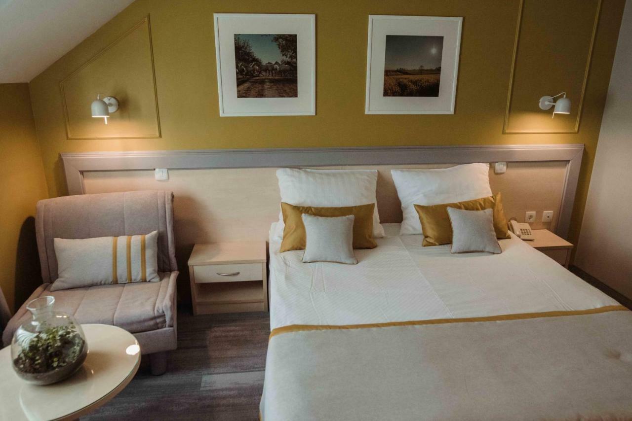 Hotel Ðakovo Zewnętrze zdjęcie